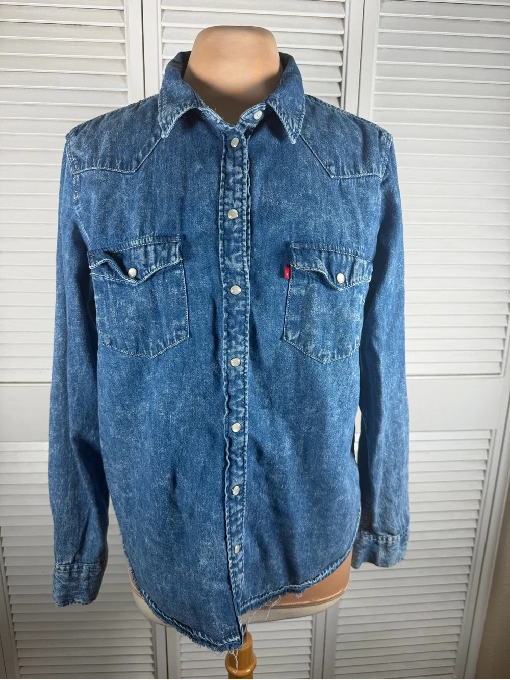 Levi's Classic Fit‎ Western Denim Snap Shirt Blue Long Sleeve Pearl Snaps L